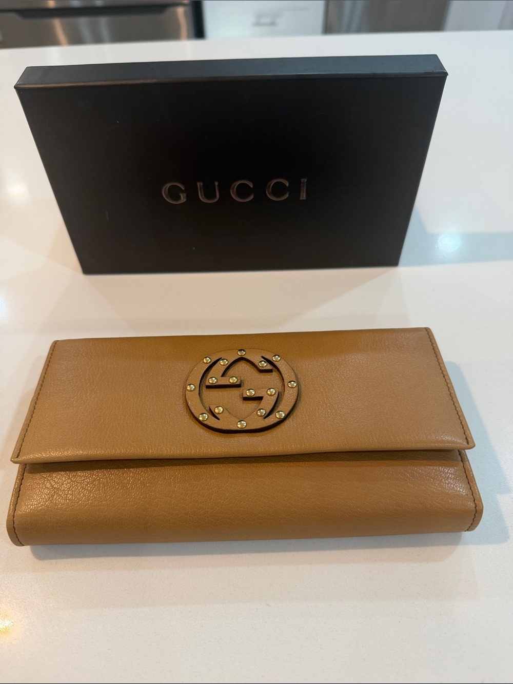 Gucci Tom Ford 2004 Tan Leather Continental Wallet with Studded Logo vintage Y2K